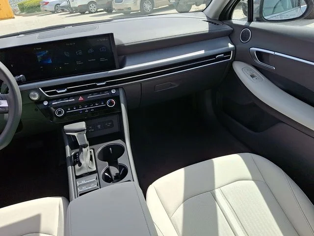New 2026 Blue Hyundai SE image 11