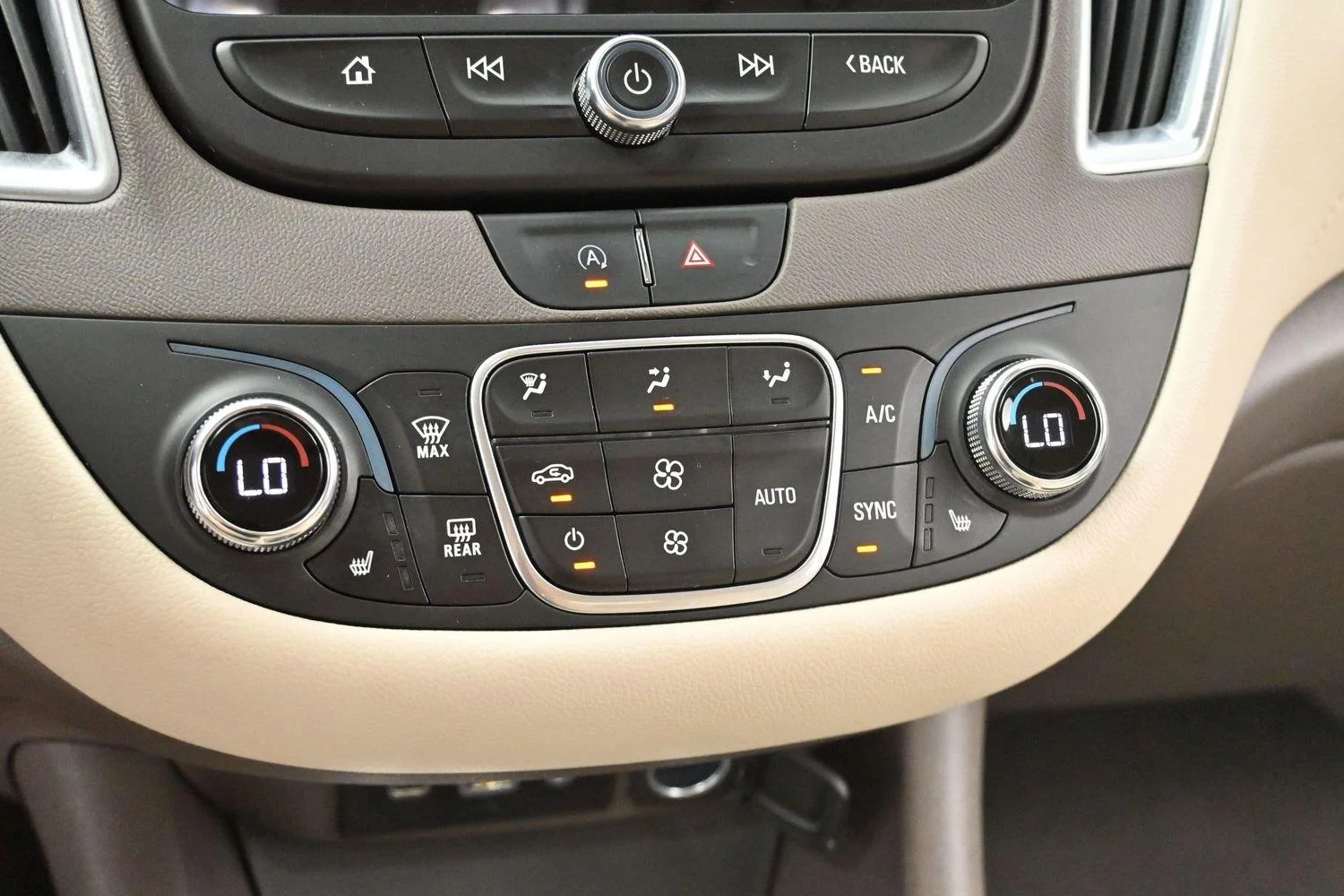 Used 2020 Silver Ice Metallic Chevrolet LT image 22