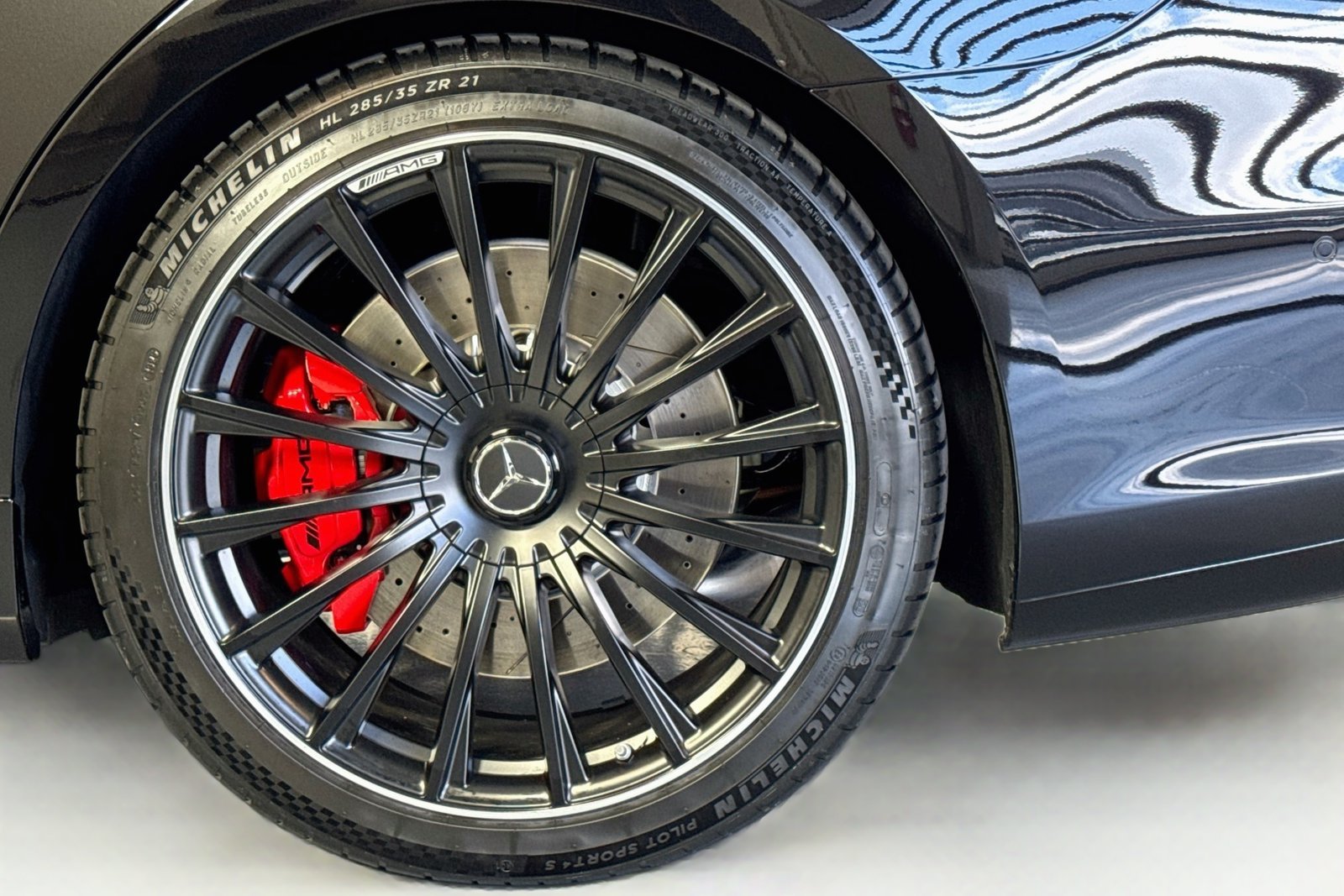 2026 Mercedes-Benz S-Class AMG S 63 - Photo 29