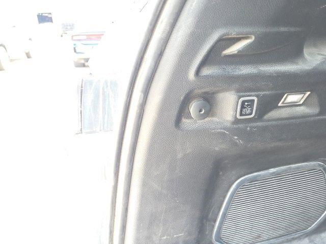 Used 2022 Baltic Gray Metallic Clearcoat Jeep Limited image 11