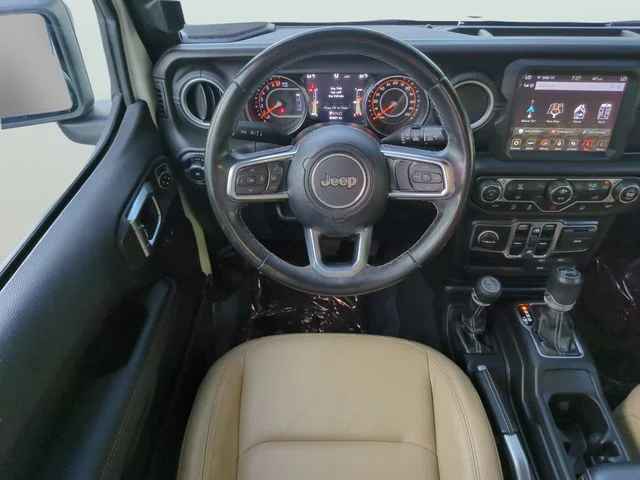 Used 2019 White Jeep Unlimited Sahara image 12