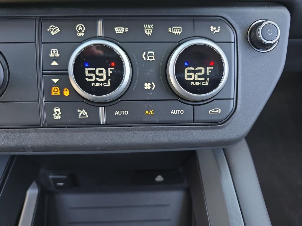 2026 Land Rover Defender X-Dynamic SE - Photo 24