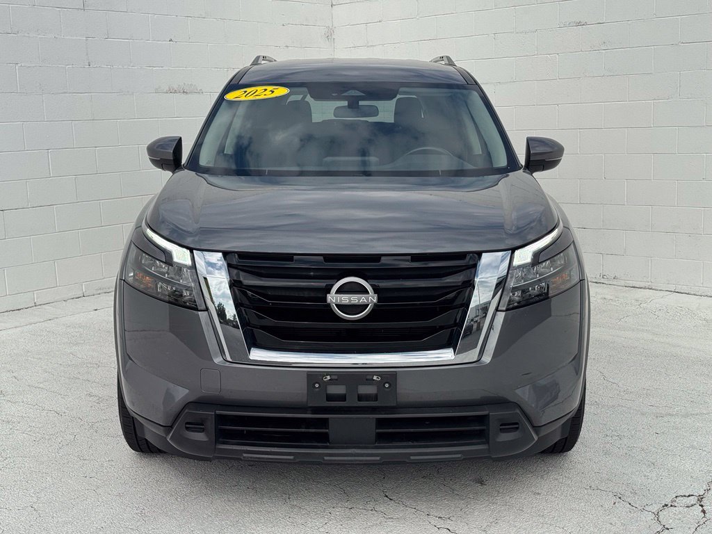 Used 2025 Gray Nissan SV image 7