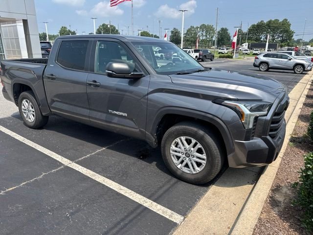 Used 2024  Toyota SR5 image 2
