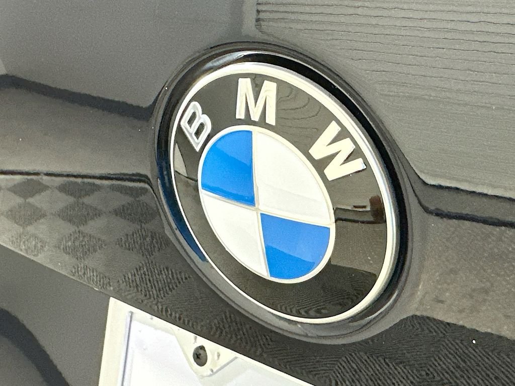 New 2026 Carbon Black Metallic BMW xDrive40i image 22