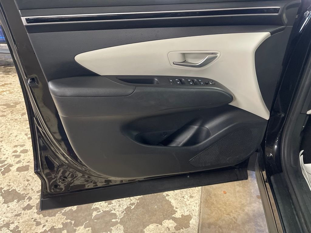 Used 2024 Black Hyundai SEL image 15