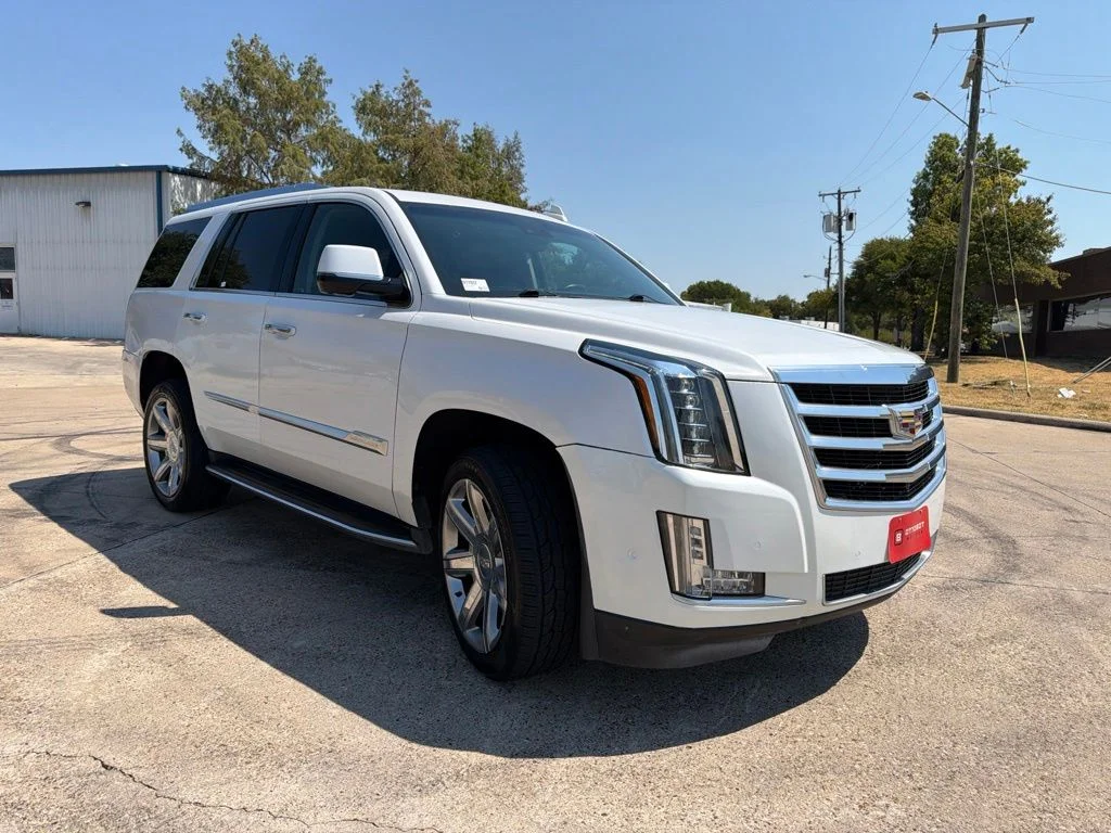 Used 2017 White Cadillac Luxury image 3