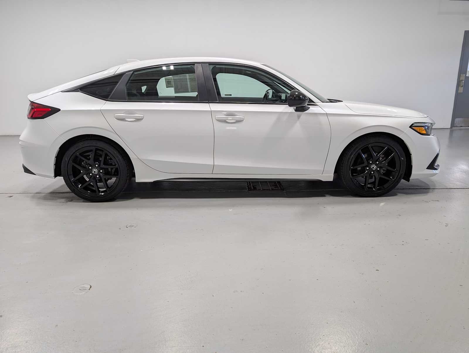 Certified Used 2024 Platinum White Pearl Honda 2.0L SPORT image 7