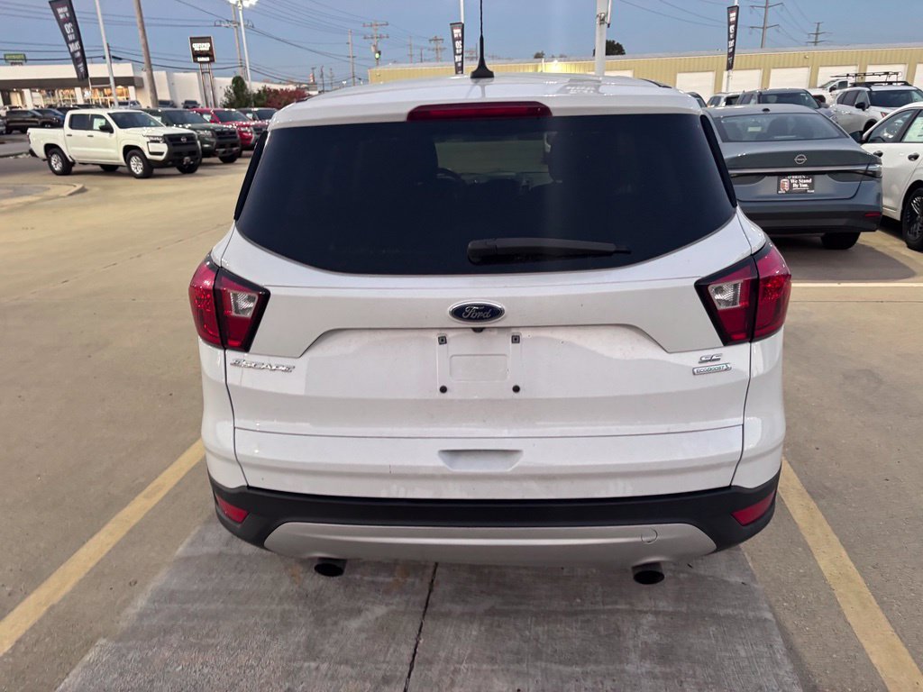 Used 2019 Oxford White Ford SE image 5