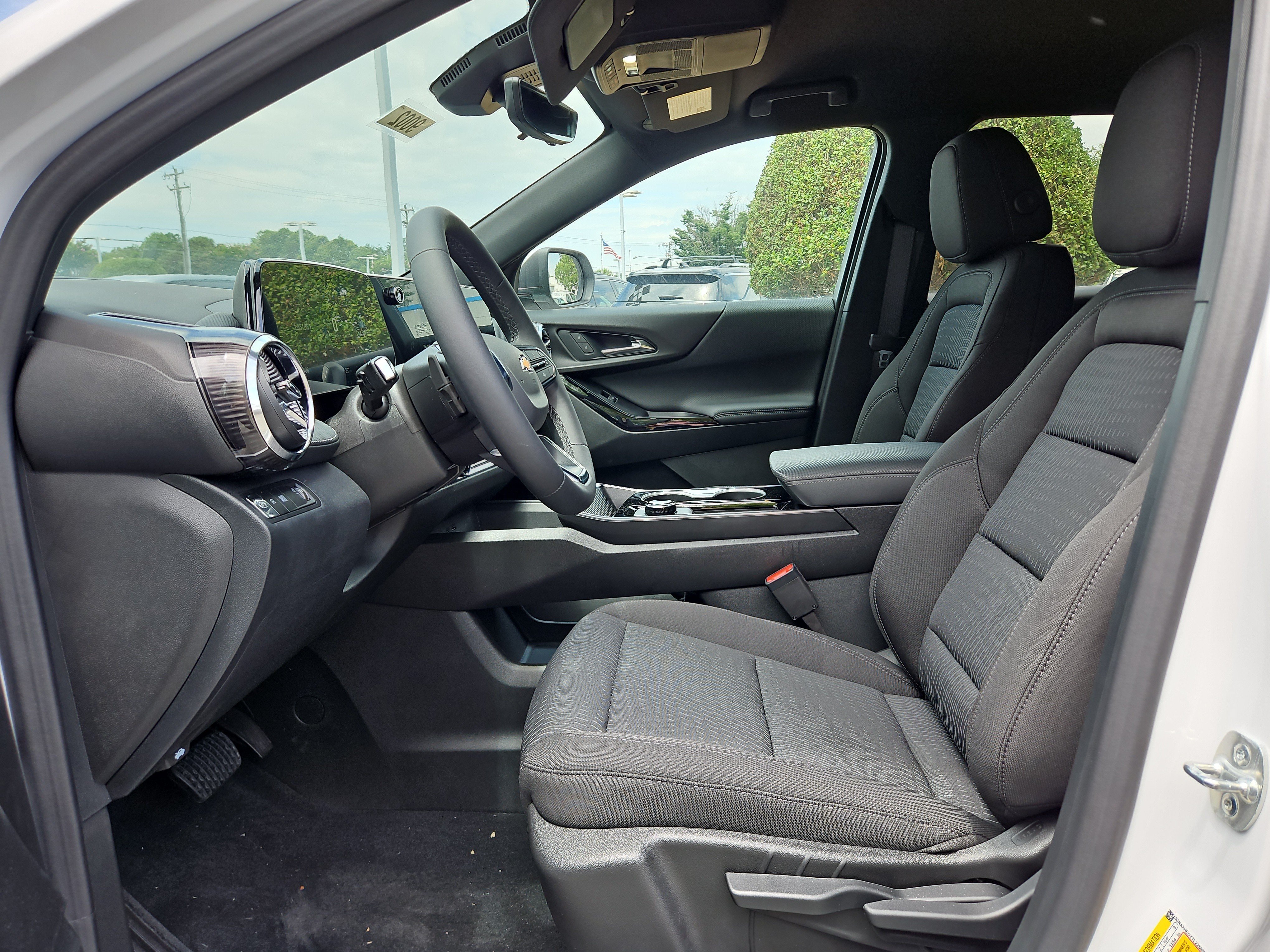 2026 Chevrolet Equinox LT - Photo 9