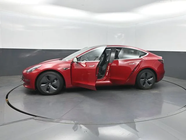 Used 2019 Red Tesla Long Range image 31