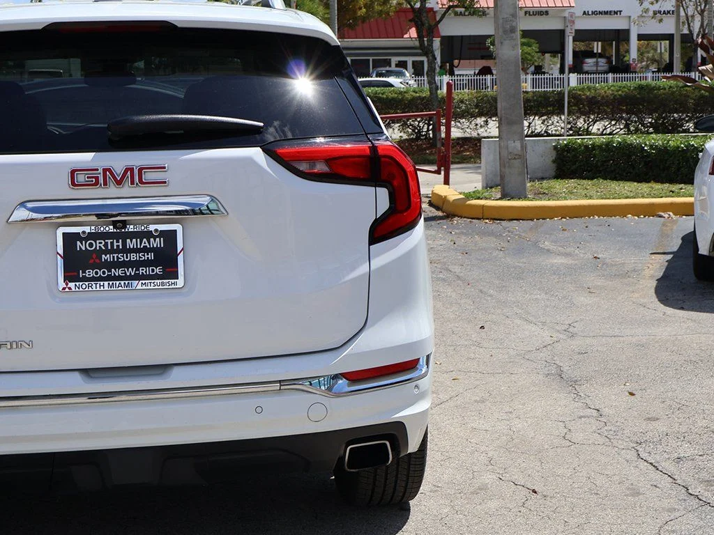 Used 2020 White GMC Denali image 17