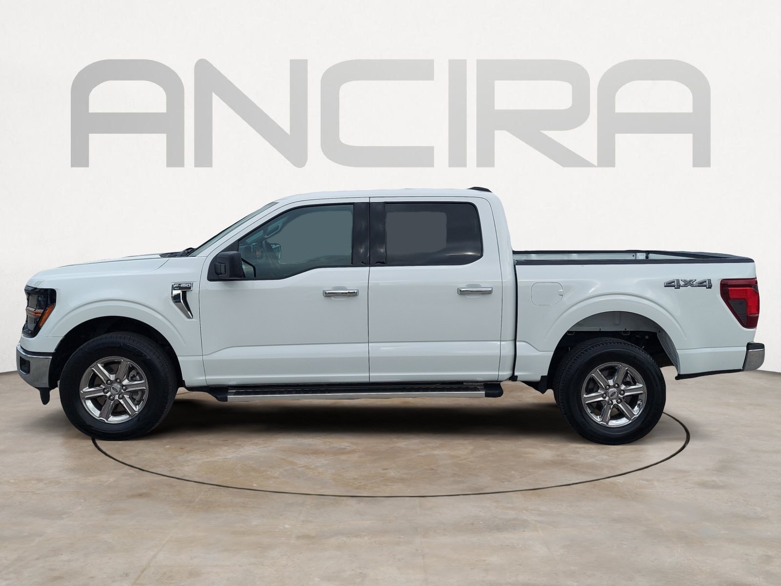 Used 2025 Oxford White Ford XLT image 7