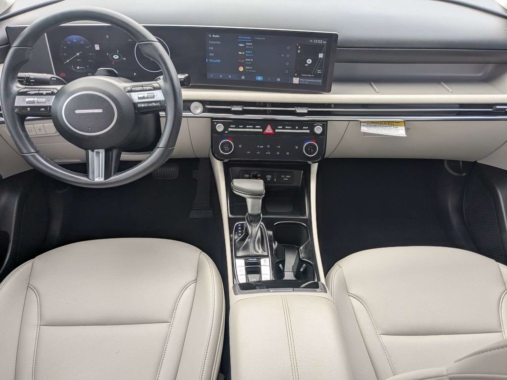 Used 2025 Gray Hyundai SEL Convenience image 15