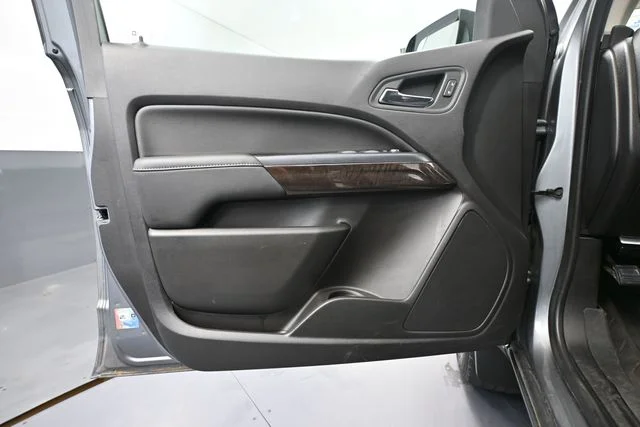Used 2018 Gray GMC SLT image 20