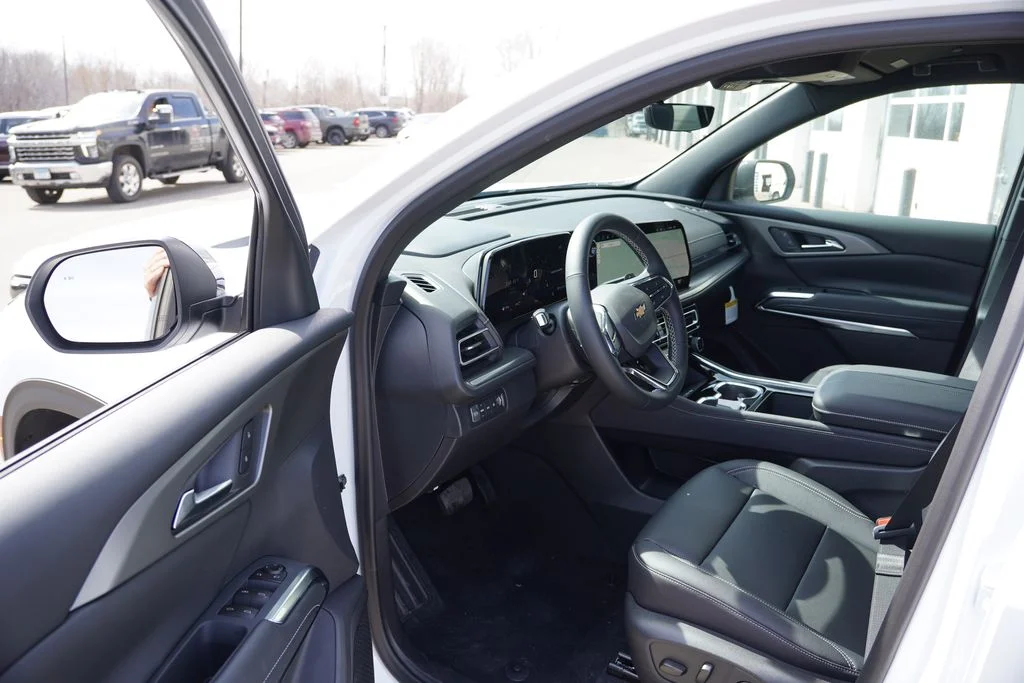 New 2026 Summit White Chevrolet LT image 10