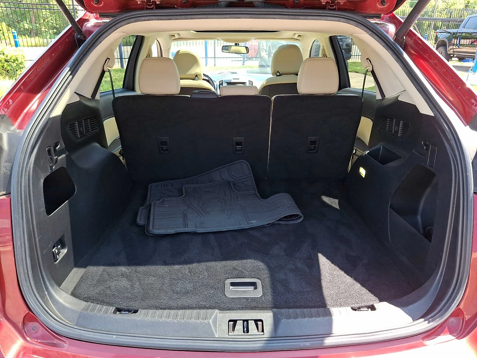 Used 2015 Red Ford SEL image 28