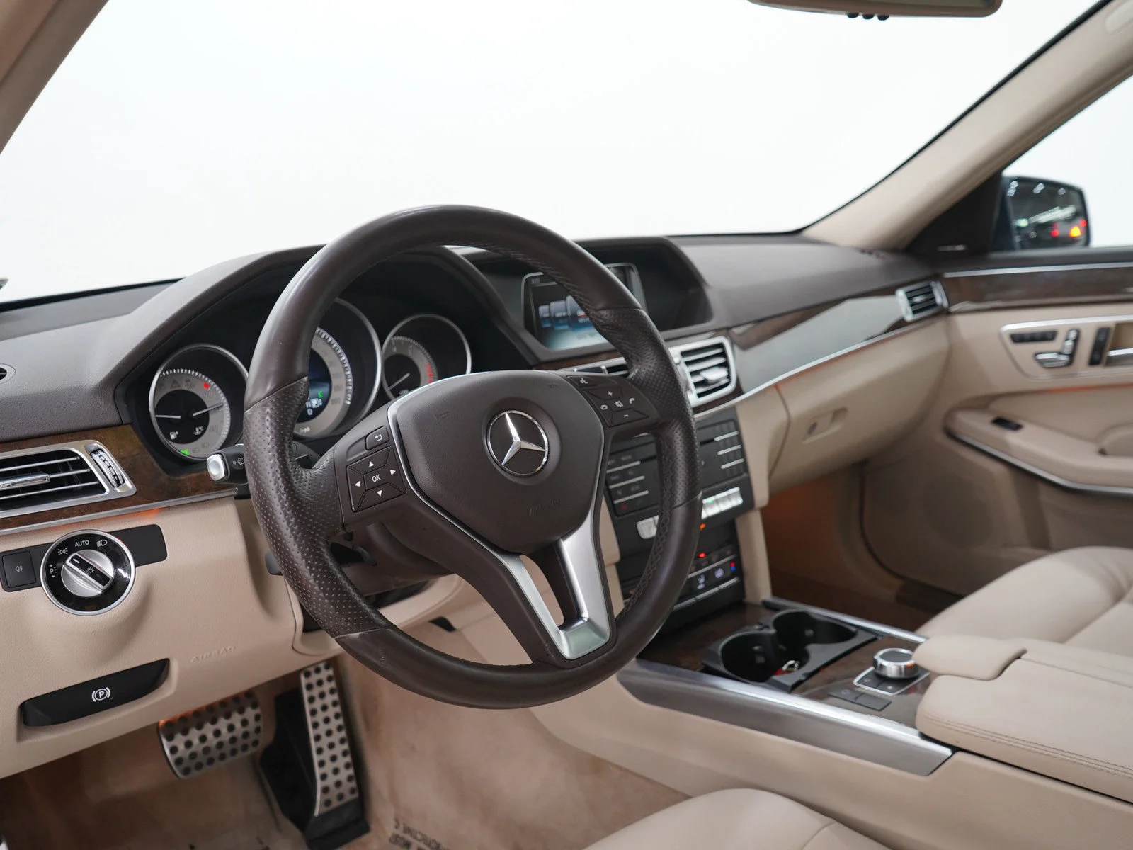 Used 2016 Indigo Blue Metallic Mercedes-Benz 4dr Wgn E 350 Sport 4MATIC® image 26