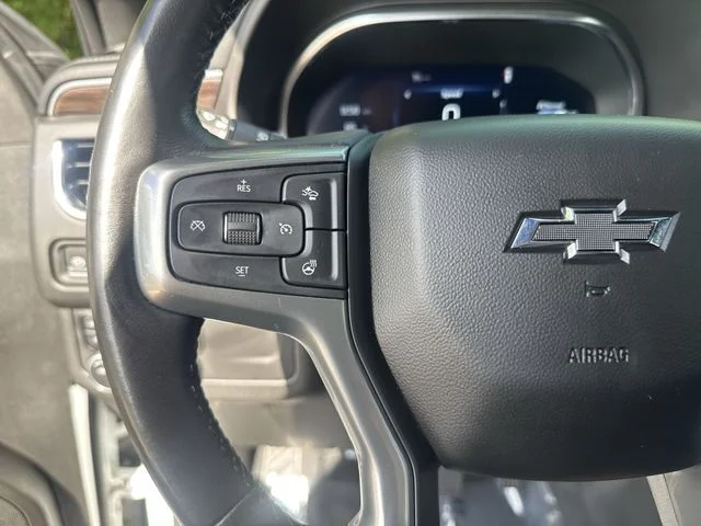 Used 2023 White Chevrolet Z71 image 19