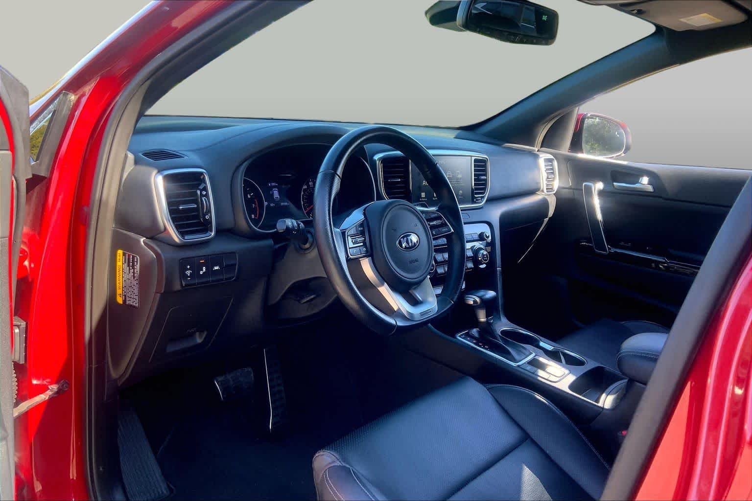 Used 2022 Hyper Red Kia Nightfall image 17
