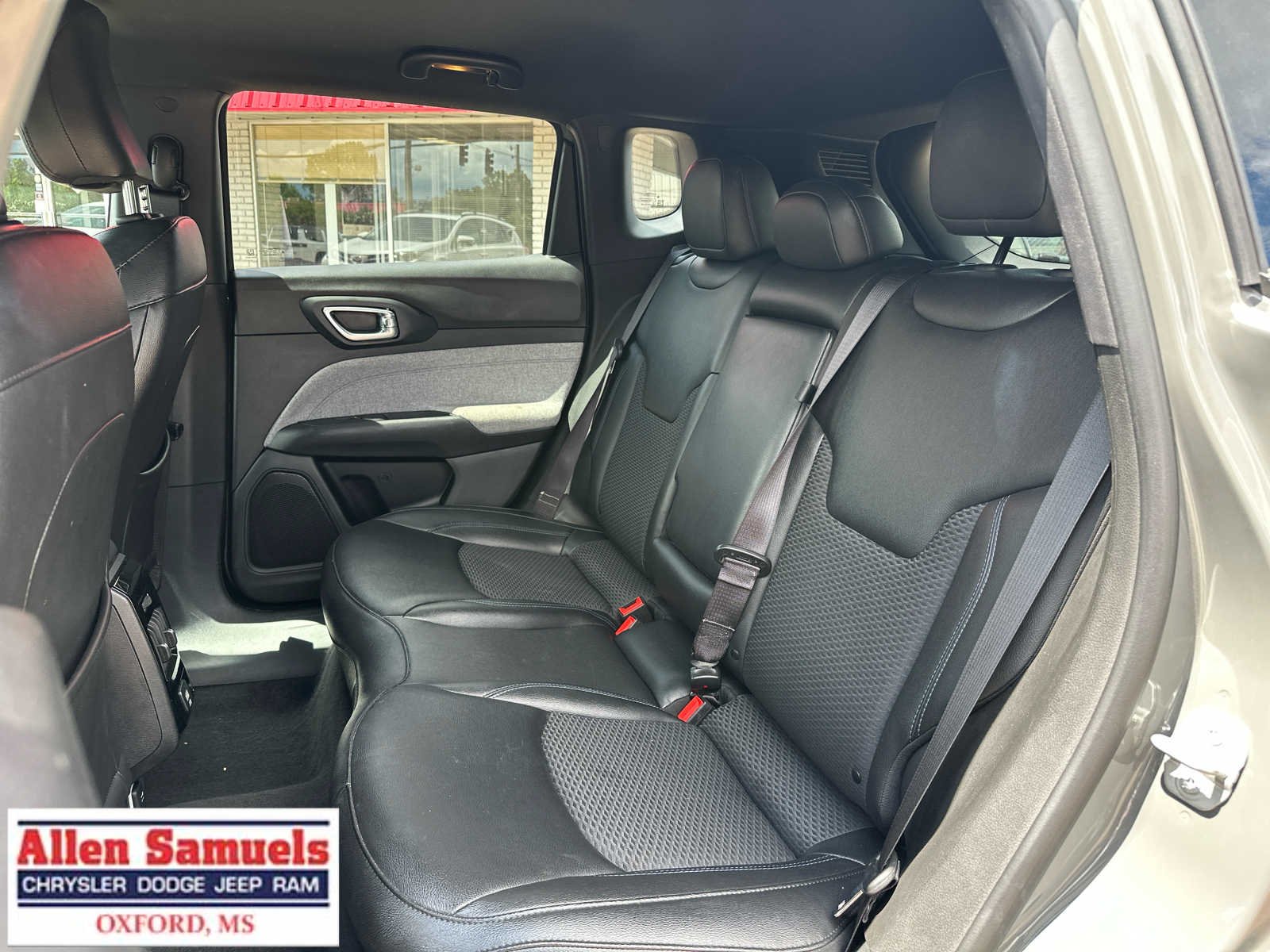 Used 2024 Sting-Gray Clearcoat Jeep Latitude image 13