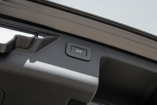 New 2026 Carpathian Grey Land Rover Landmark image 61