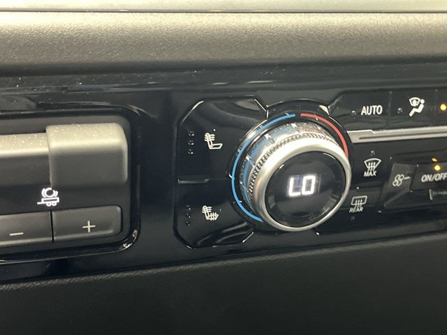 Used 2026 Onyx Black GMC Elevation image 24