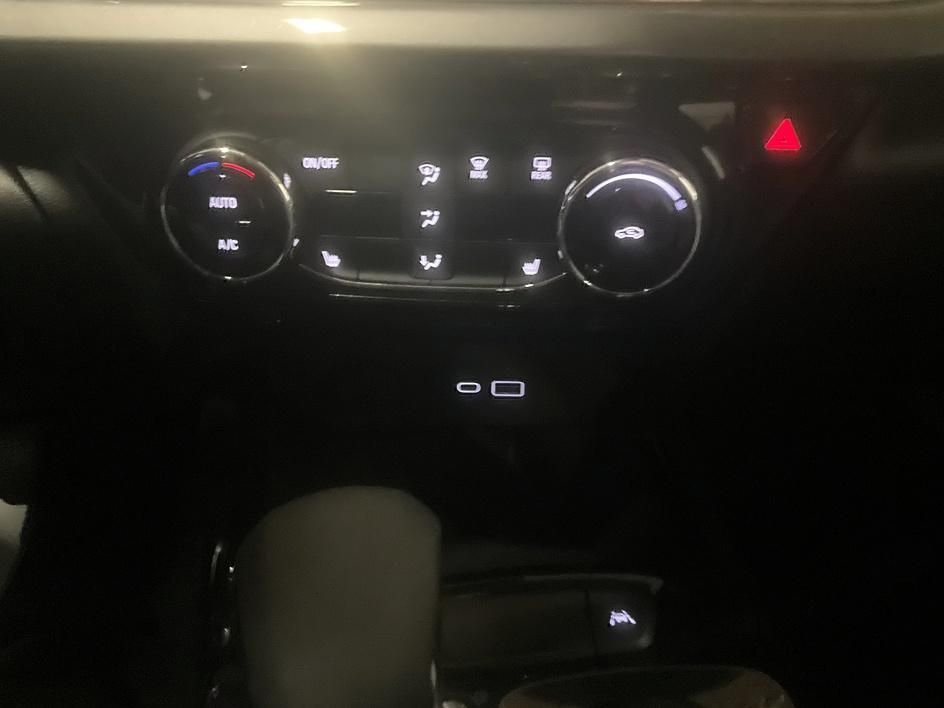 Used 2025 White Chevrolet ACTIV image 20