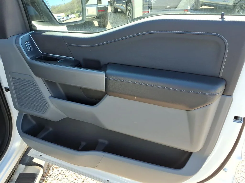 Used 2025 White Ford XLT image 28