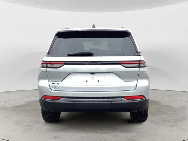 New 2026 Silver Zynith Jeep LAREDO ALTITUDE 4X4 image 5