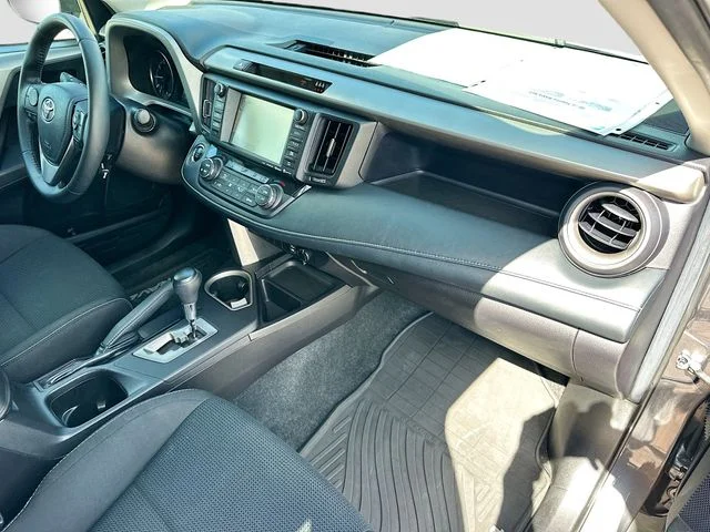 Used 2018 Gray Toyota XLE image 28