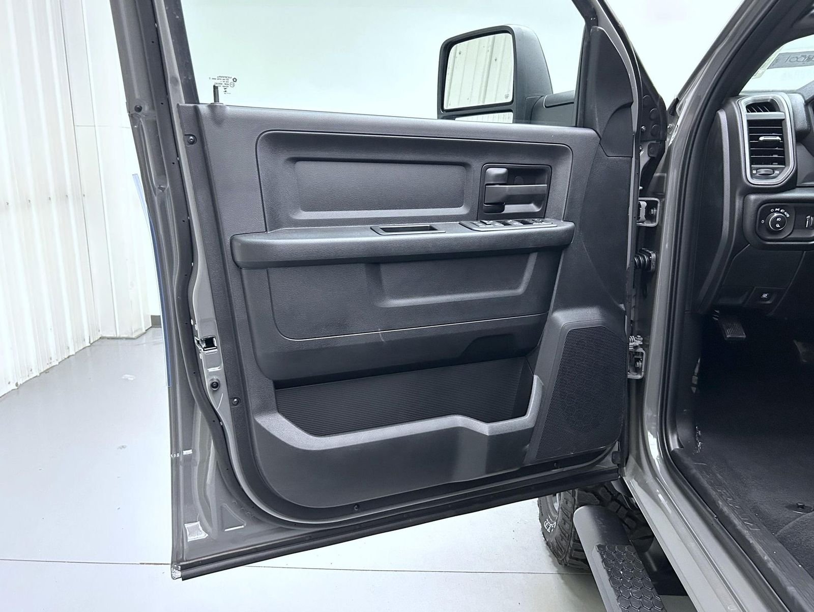 New 2026 Ceramic Gray Clear-Coat Exterior Paint RAM Tradesman image 9