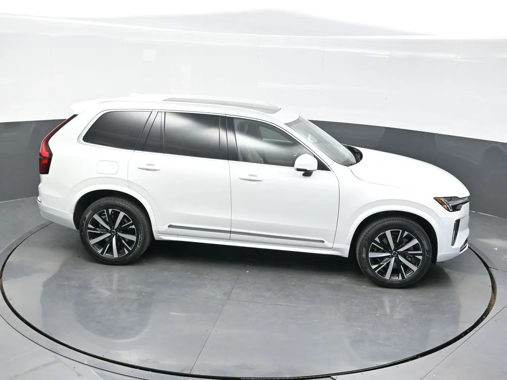 Used 2026 Crystal White Volvo Core image 41