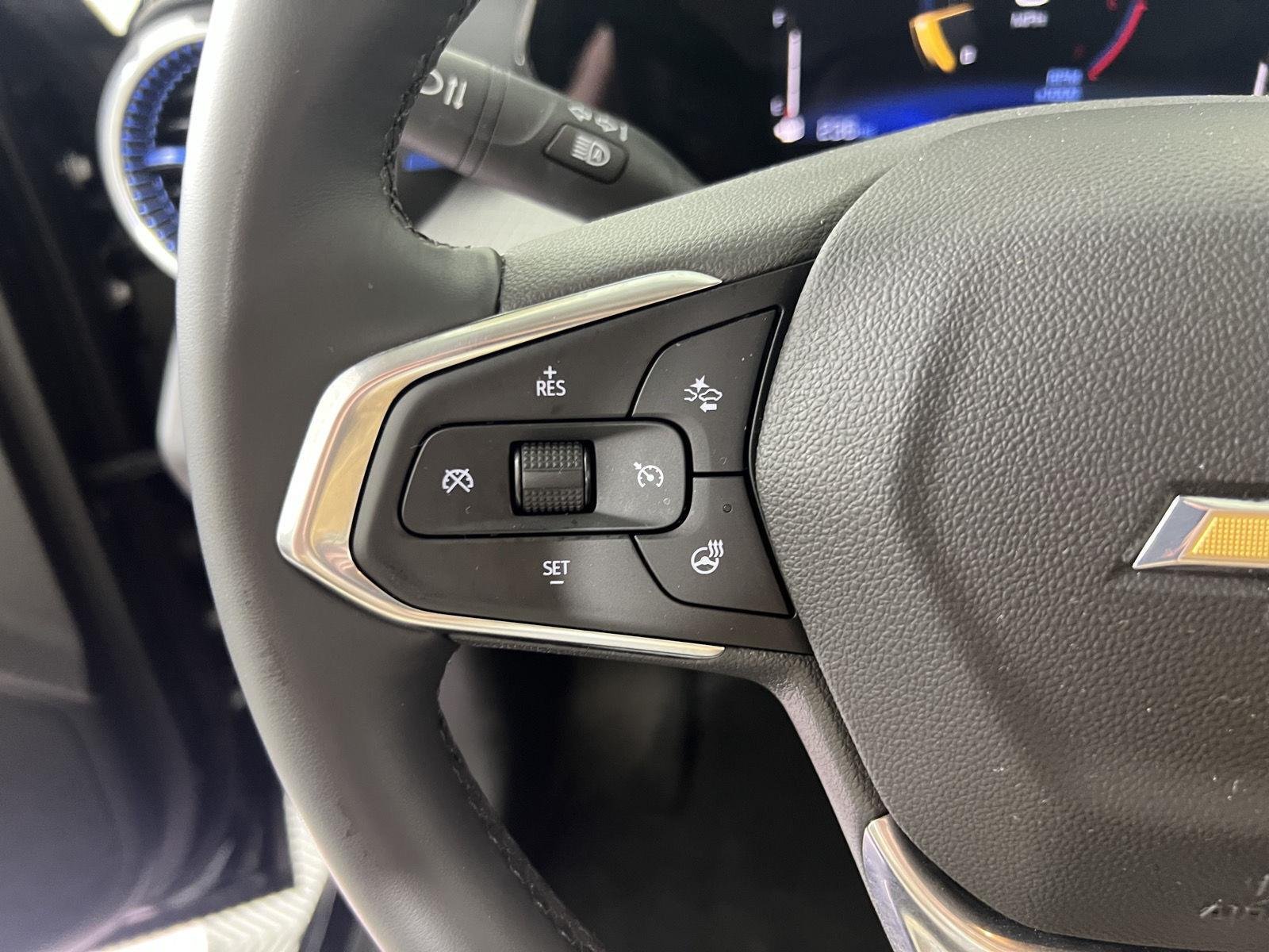 Used 2025 Mosaic Black Metallic Chevrolet LT image 14