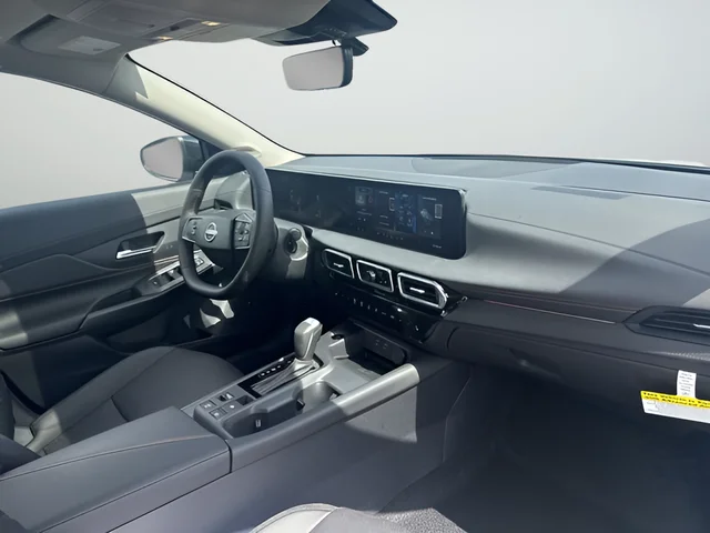 New 2026 Aspen White TriCoat / Super Black Two-tone Nissan SR image 17