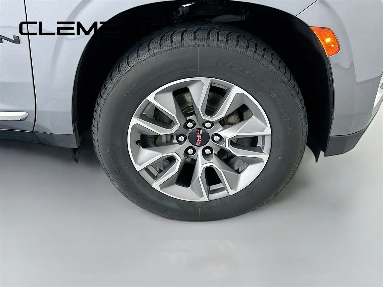 Used 2022 Gray GMC SLT image 38