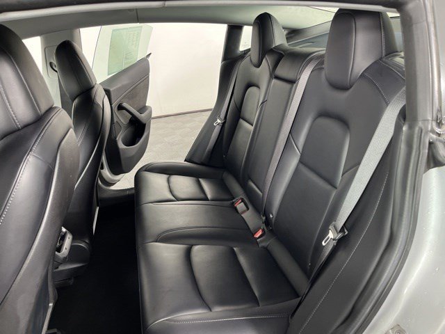 Used 2018 Silver Tesla Long Range Battery image 29