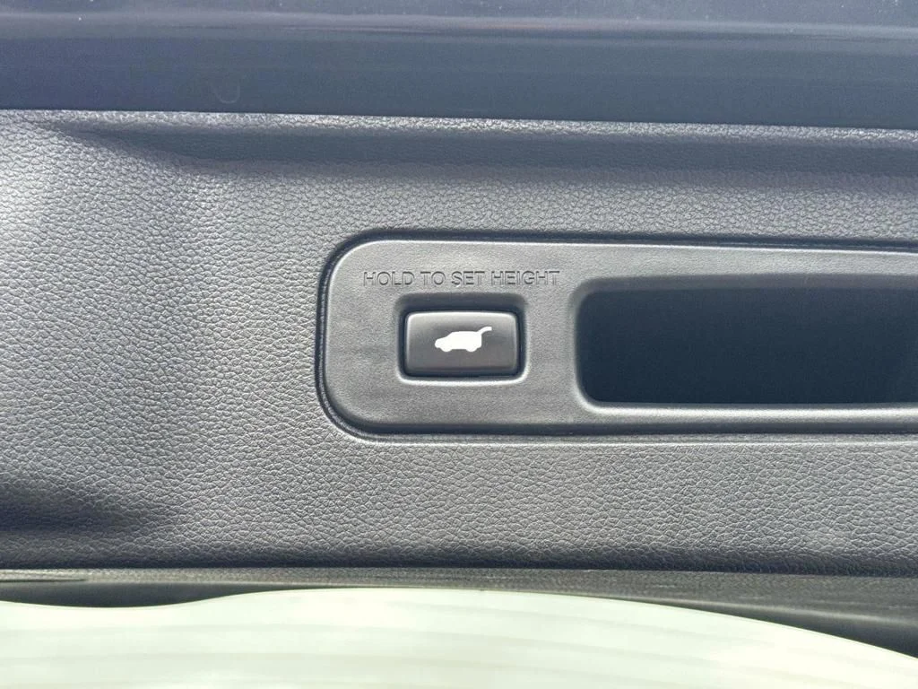 Used 2023  Honda Touring image 8