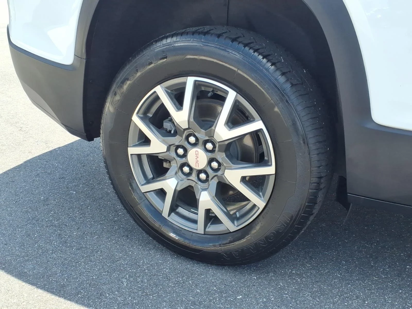Used 2021 WHITE GMC SLE image 10