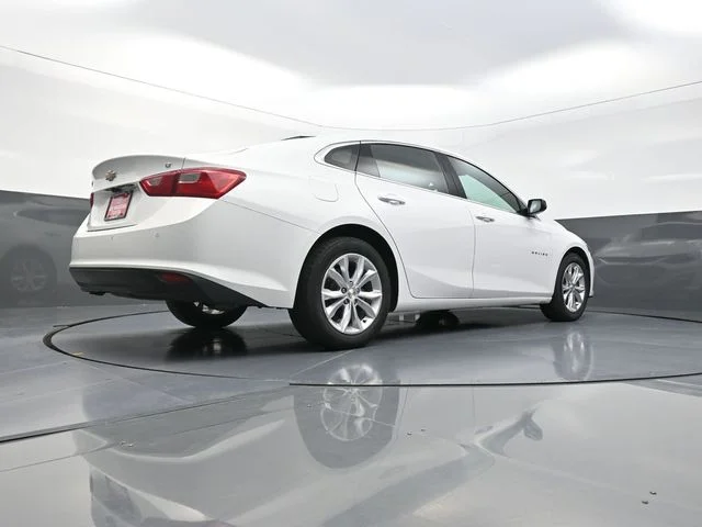 Used 2024 White Chevrolet LT image 38