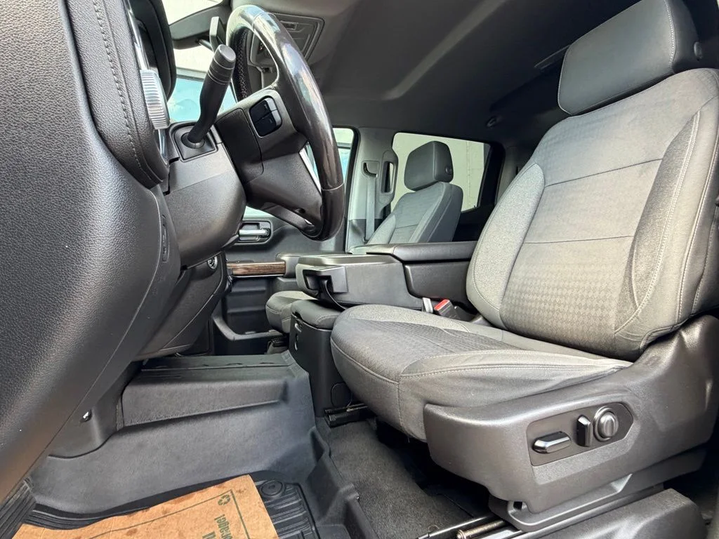 Used 2021 Black GMC Elevation image 10