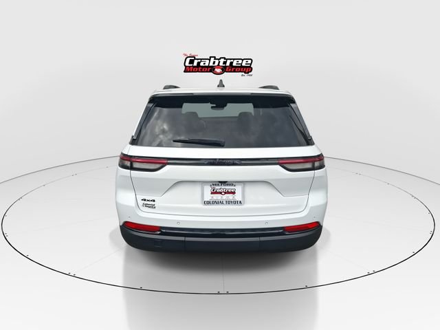Used 2024 White Jeep Altitude image 7