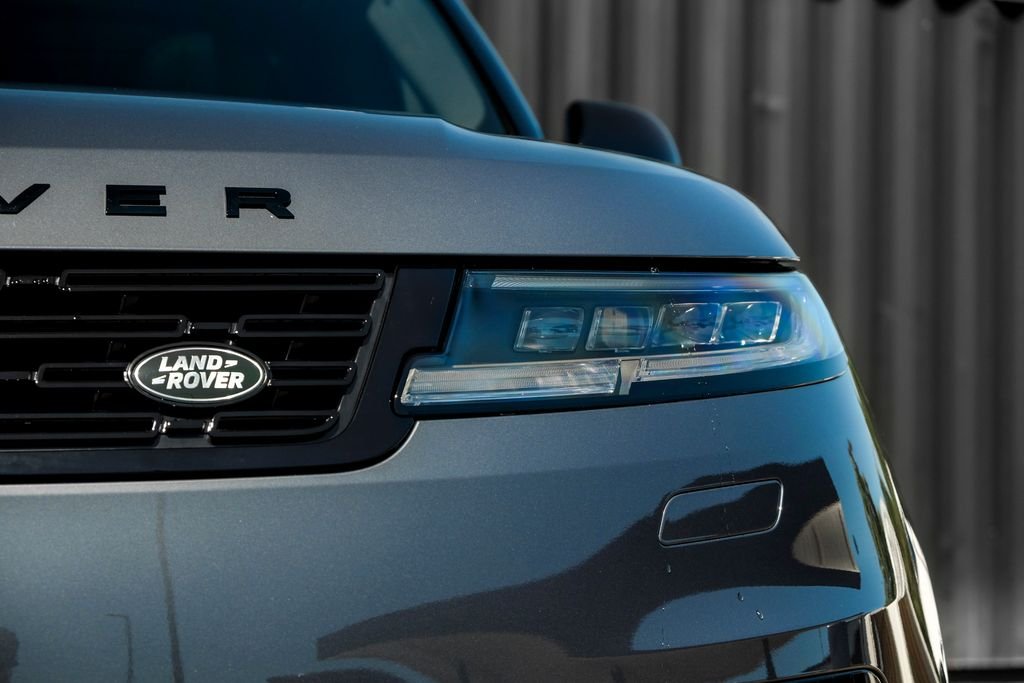 New 2026 Varesine Blue Land Rover Dynamic SE image 6