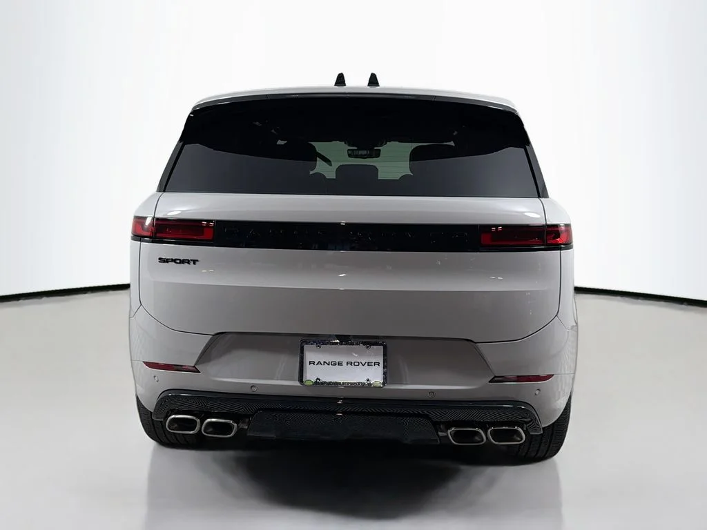New 2026 Borasco Grey Land Rover Dynamic SE image 6