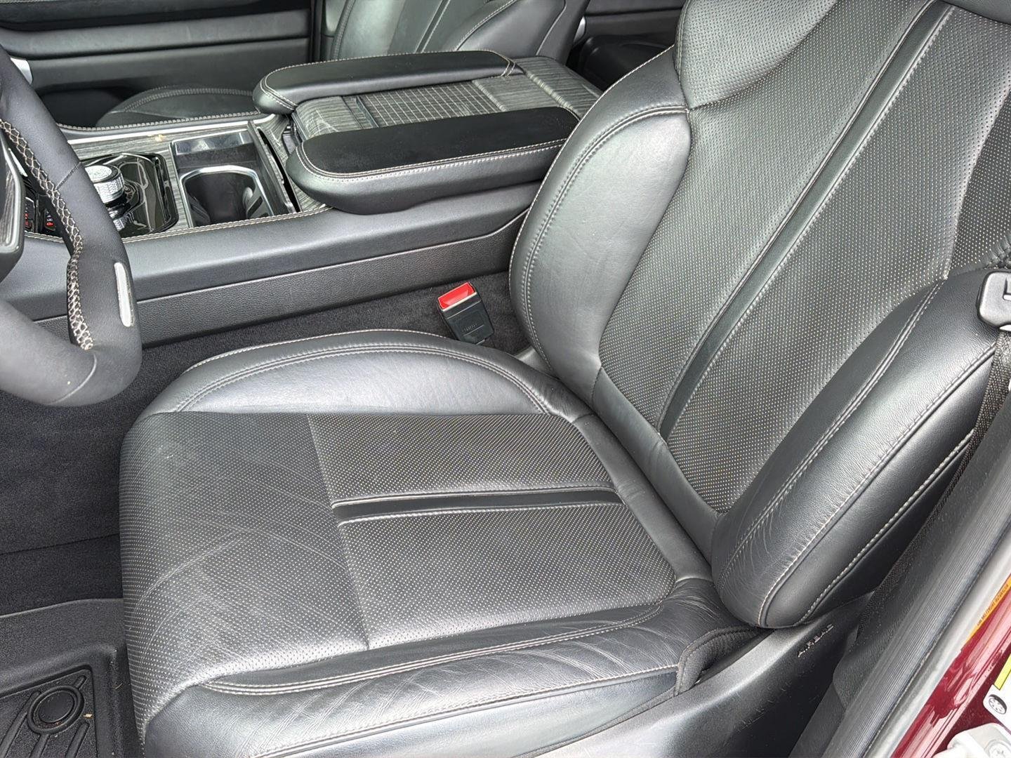 Used 2022 Velvet Red Pearlcoat Jeep Series II image 33