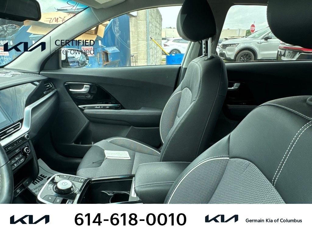 Used 2022 White Kia S image 8