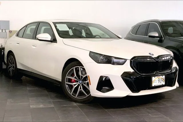 Used 2025 BMW i5 40 with VIN WBY33FK02SCU67117 for sale in Honolulu, HI