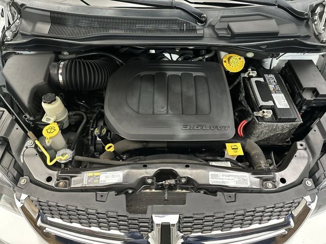 Used 2019 White Dodge SE image 19