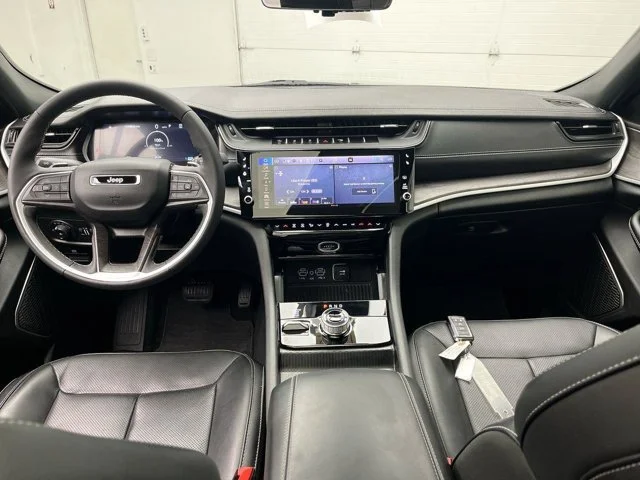 Used 2026 Diamond Black Crystal Pearlcoat Jeep Limited Reserve image 4
