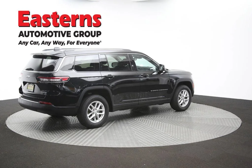 Used 2022 Black Jeep Laredo image 42